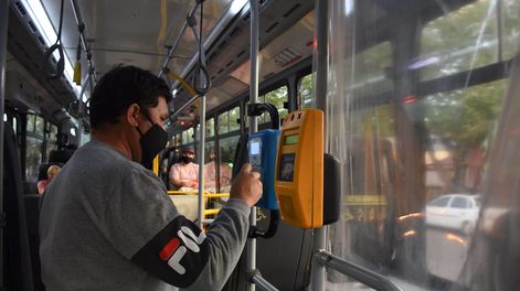 Los Andes | Las frecuencias de los colectivos se han reducido al 70% respecto de los días previos al inicio de la pandemia.