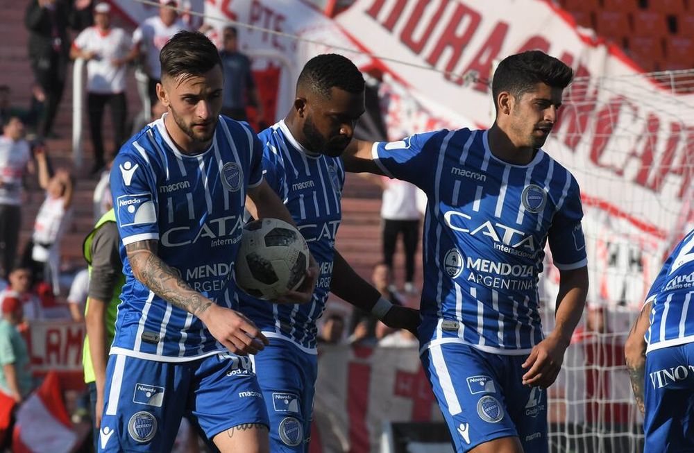Dabove ya tiene el equipo para el debut ante Estudiantes