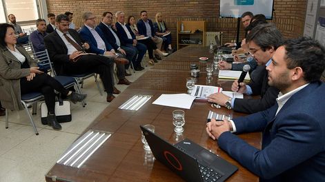 Los Andes | La comisión de Hacienda y Presupuesto de la Legislatura Provincial recibió al titular de ATM, Alejandro Donati.Foto. Orlando Pelichotti