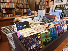 Algunos de los libros se consiguen en librerías, otros directamente con el autorFoto: José Gutierrez  / Los Andes