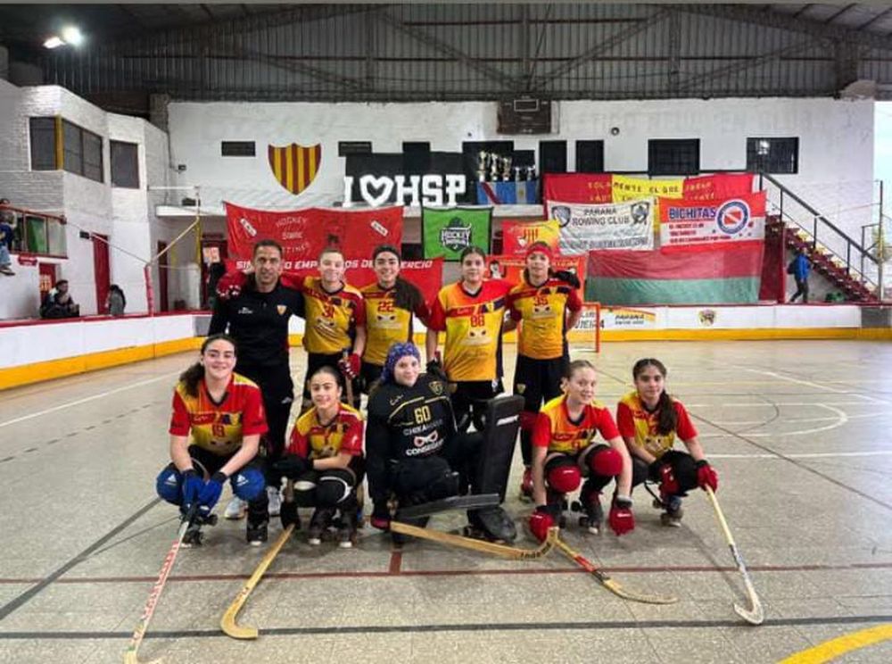 Hockey Patín. Equipo de la división Infantil de Leonardo Murialdo en damas, que fue tercero.