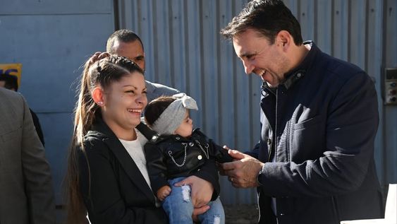 Godoy Cruz entregó kits de herramientas a egresados en soldadura y textil