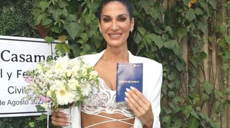 Silvina Escudero se casó, pero posó sin su marido