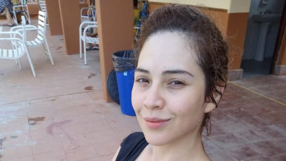 La diputada se mostró esta semana en medio del relax vacacional en  la residencia de la obra social IOSFA, de La Falda, Córdoba. Y no dejó un minuto el celular y las redes sociales. Se cruzó con los “trolls” que la denuncian y anunció la presentación de una denuncia penal contra el biógrafo de Milei, Nicolás Márquez, por sus dichos sobre Esteban Bullrich. Entre posteo y posteo, recibió un golpe bajo: el libertario Hugo Laricchia la trató de “pendeja tonta e irresponsable”.