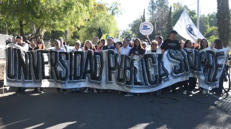 Los Andes | Cuarta marcha universitaria en Mendoza en reclamo por el financiamiento y el atraso en los salarios