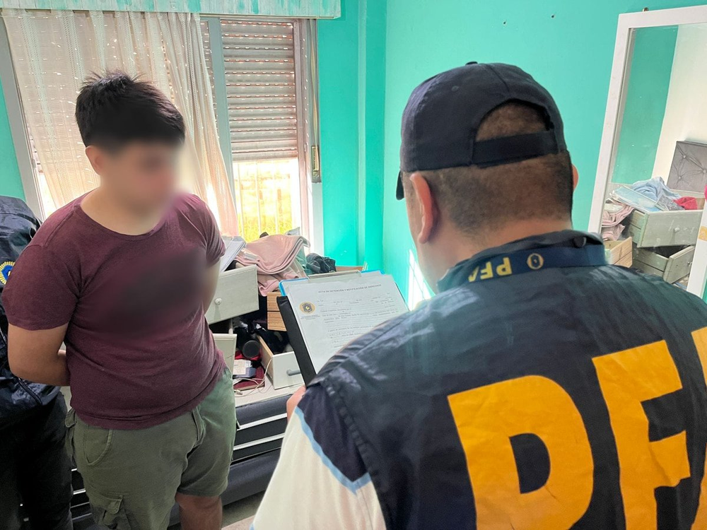 La Policía Federal detuvo al joven que había amenazado con  inmolarse en la embajada de EEUU | Policía Federal 