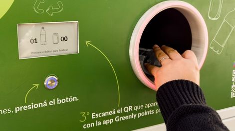 Maipú estrenó su innovador punto de Ecocanje en el edificio municipal