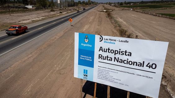 Obras Autopista Ruta Nacional 40Las obras de la ruta 40 que une Mendoza con San Juan fueron inauguradas hace casi dos meses, pero todavía no se ven avances significativos.  Ignacio Blanco / Los Andes