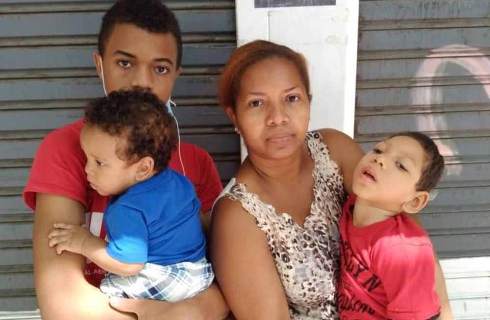 La colombiana que vive en Mendoza necesita ver a su madre para asistirla en Colombia, pero por problemas de papeles, perdió los pasajes que compró tras vender todo. Ahora apela a la solidaridad de los mendocinos.