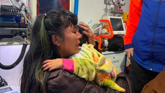 El reencuentro de la nena de 3 años con su mamá
