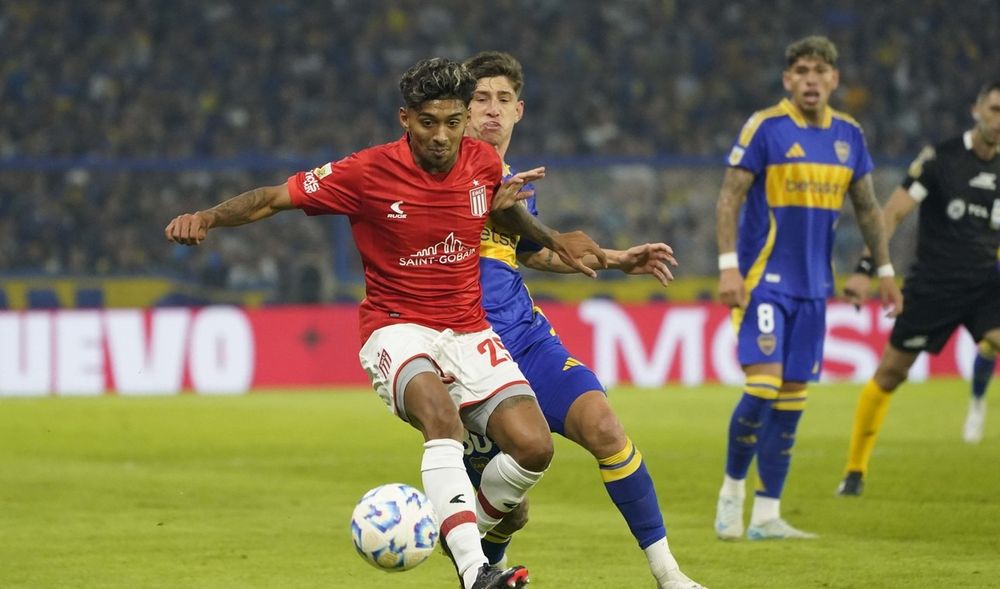 Boca vs. Estudiantes por la Liga Profesional. El ex Xeneize, Cristian Medina, silbado por La Bombonera. 