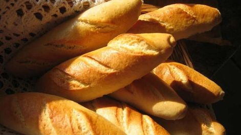 Aumentan los costos en las panaderías y advierten por traslado a lo que pagan los clientes
