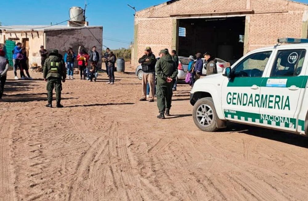 Allanaron una finca en Lavalle en el marco de una causa por trata de personas con fines de explotación laboral. Foto: Gendarmería Nacional Argentina