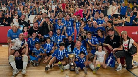Los Andes | El Bodeguero se consagró campeón del Clausura de FEFUSA, y festejó junto a sus hinchas /Foto: Prensa Godoy Cruz