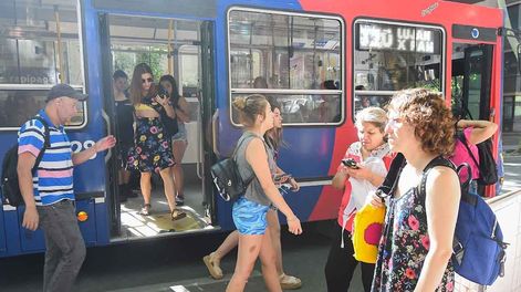 Los Andes | En Mendoza se usa menos el automovil y el transporte público ha marcado un record en la venta de pasajes, esto se debe el costo del combustible, el gasto que genera mover un auto.Foto: José Gutierrez