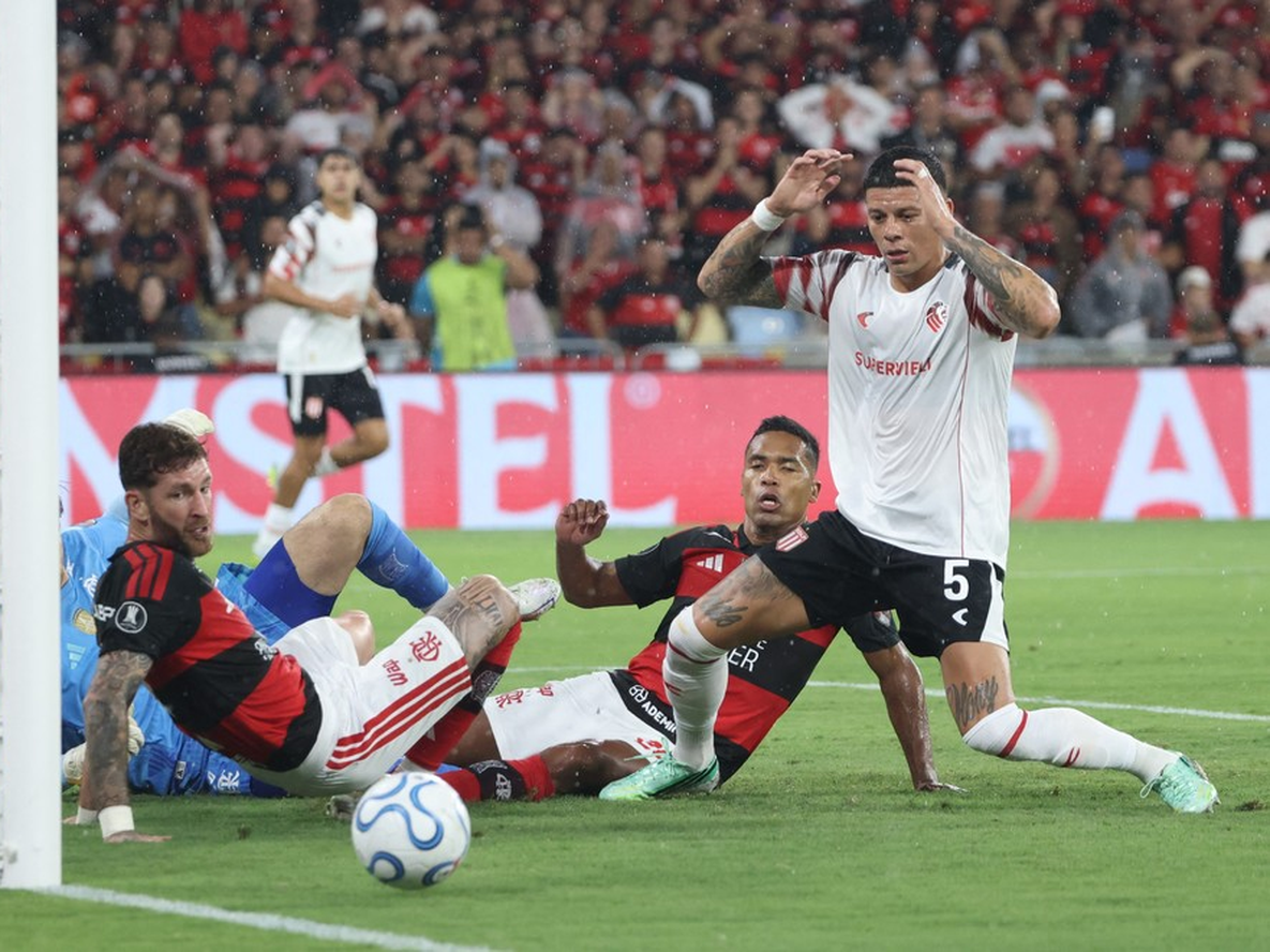 Flamengo pidió los puntos ante Estudiantes por la inclusión de Marcos Rojo.&nbsp;