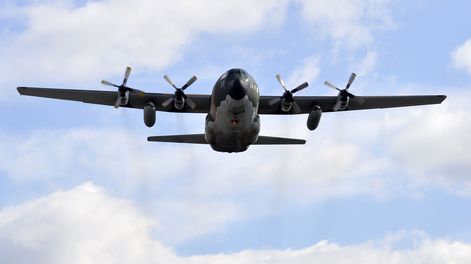El avión Hércules tuvo una falla en su motor y debió regresar a la base de El Palomar&nbsp;