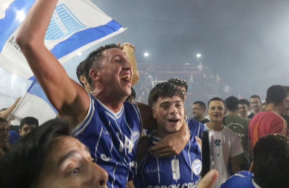 Facundo Rubia junto a Santiago Pérez. Jugadorazos del Tomba. / Gentileza: Prensa Godoy Cruz.