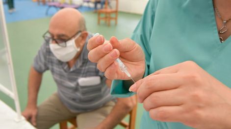 Los Andes | Vacunación. Desde Inmunizaciones de la provincia, señalan que la demora en la carga de datos puede llegar a las 72 horas. Foto: Orlando Pelichotti / Los Andes.