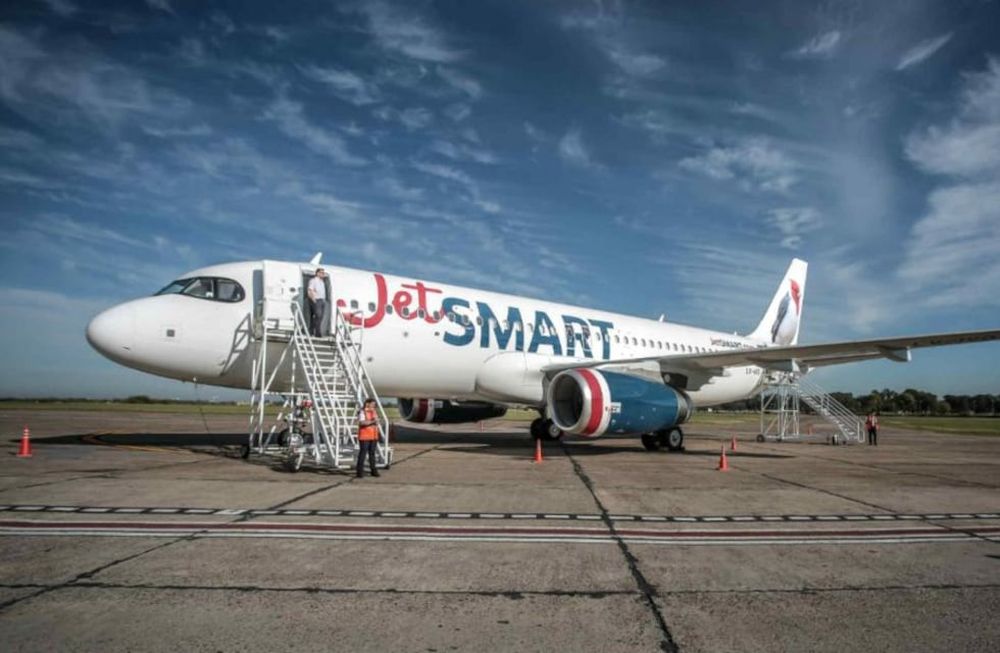 A través de esta alianza, los pasajeros podrán acceder a la red global de rutas de American Airlines desde los destinos a los que vuela JetSmart. (Prensa JetSmart)