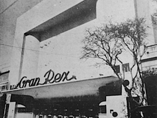La entrada principal al GRAN REX en la calle Buenos Aires 65