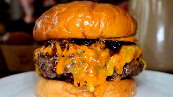 The Worlds Best Burgers ha elegido la hamburguesa española de Hundred Burgers como la ganadora por primera vez en la historia. Foto: Hundred Burgers