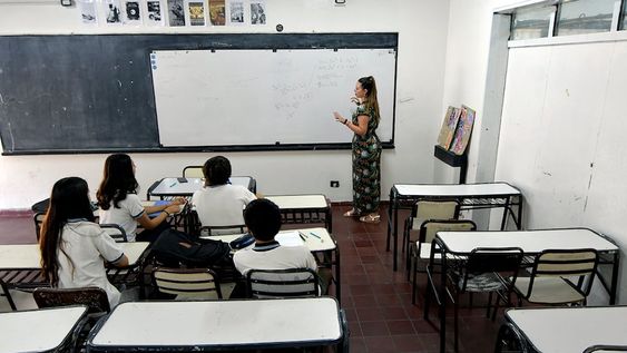 Hoy depositaron: cuánto cobran docentes y celadores por el “complemento”/ Foto: Orlando Pelichotti