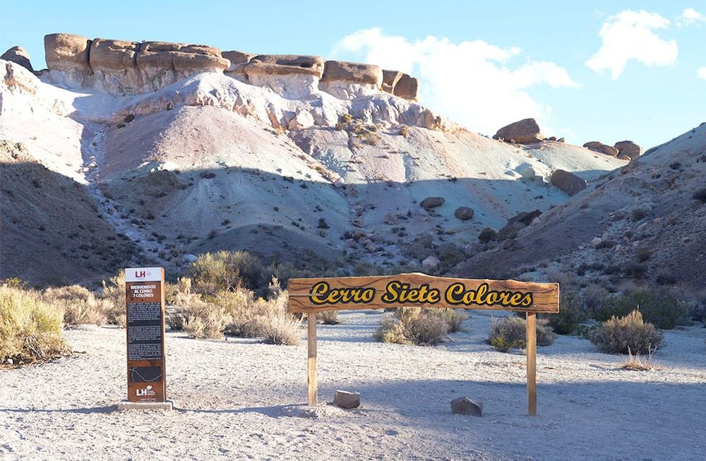 USPALLATA. UN PASEO POR LAS BÓVEDAS, LOS CERROS Y SITIOS ARQUEOLÓGICOS. C° SIETE COLORES