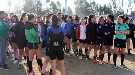 Fútbol femenino: Villalobos comenzó la preselección de la Sub 18 para los Binacionales