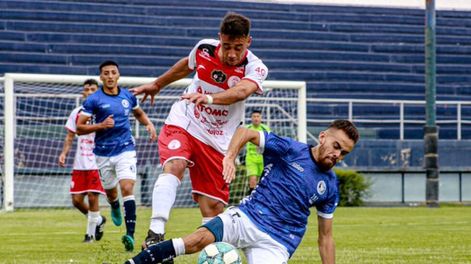 Trabajado. Independiente lo ganaba con un tempranero gol de Soria, pero le expulsaron a Ábrego y el Globo lo dio vuelta en dos minutos. / Gentileza Prensa CSIR.