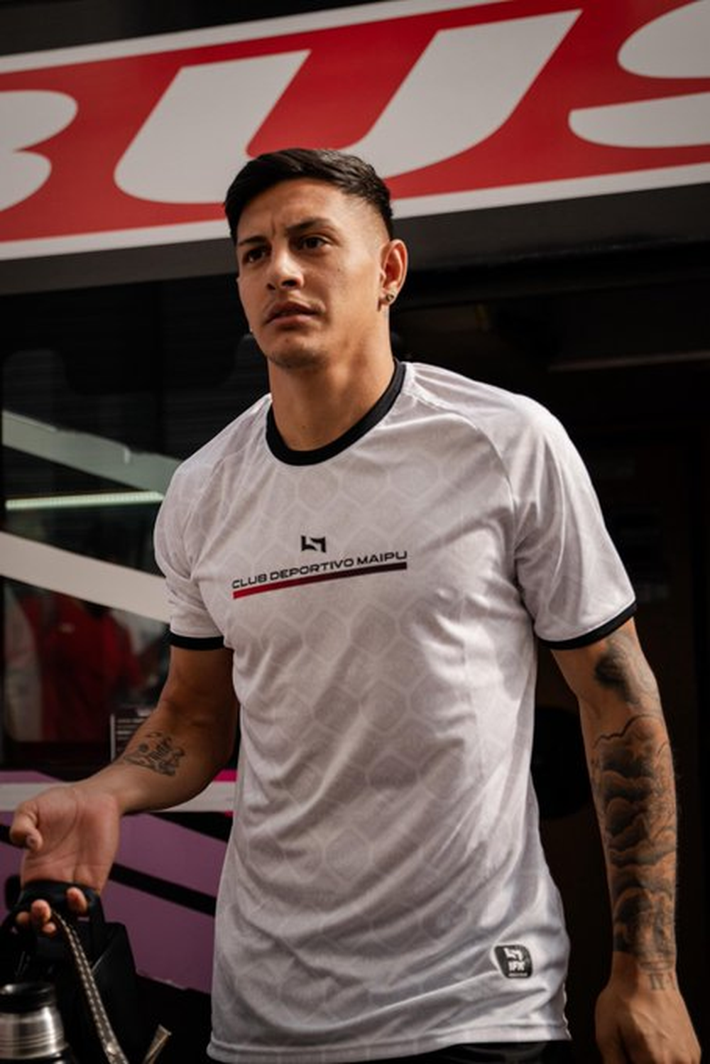 La llegada del equipo Cruzado a la cancha de Caseros. 