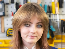 Rebecca Young, la joven que diseñó la mochila solar.