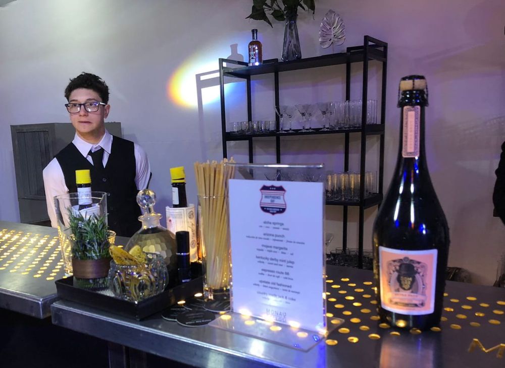 Sombrero Extra Brut Rosé, presente en el cocktail de la Embajada de EEUU 2.jpeg