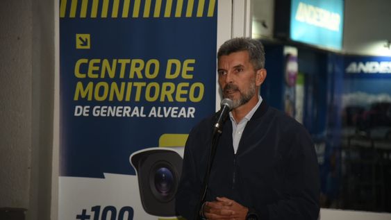 ulpiano suarez participo de la inauguracion del centro de monitoreo conjunto de seguridad en general alvear