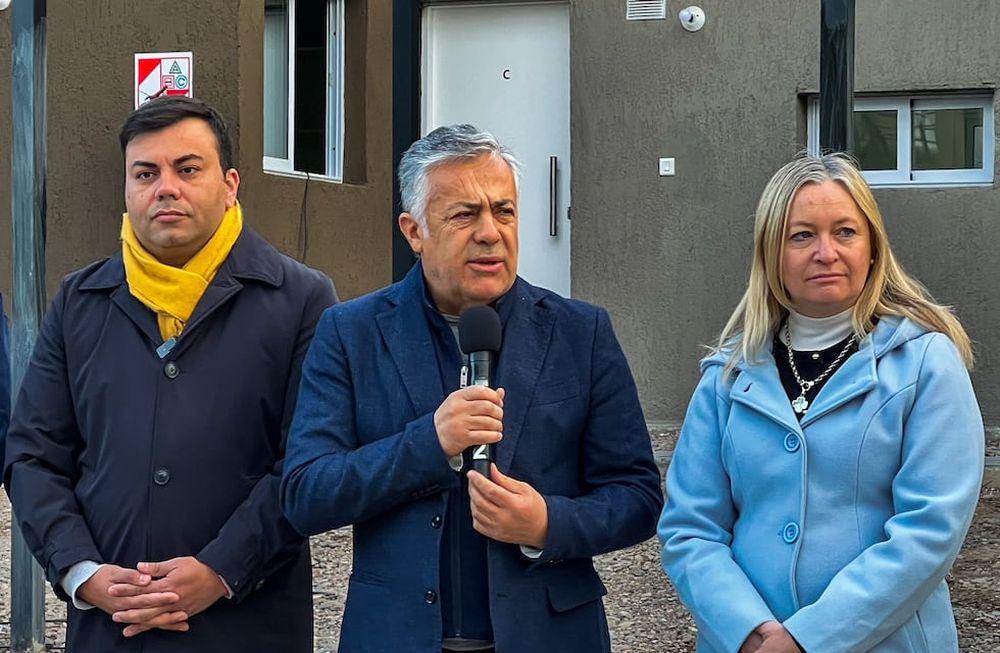 El gobernador Alfredo Cornejo, la vicegobernadora Hebe Casado y el intendente de Las Heras, Francisco Lo Presti. Foto: Prensa Las Heras