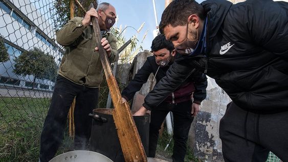 Racing, Huracán, All Boys, Argentinos Juniors, Comunicaciones, Ferro y Platense entregaron comida en diferentes barrios porteños. / Gentileza