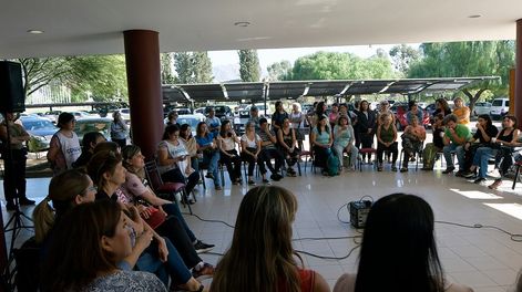 Comenzó el  paro en las escuelas, facultades y unidades académicas de la  Universidad Nacional de Cuyo anunciado por  Fadiunc  y hasta el sábado 1 de abril).Plenario de Fadiun en el RectoradoFoto : Orlando Pelichotti