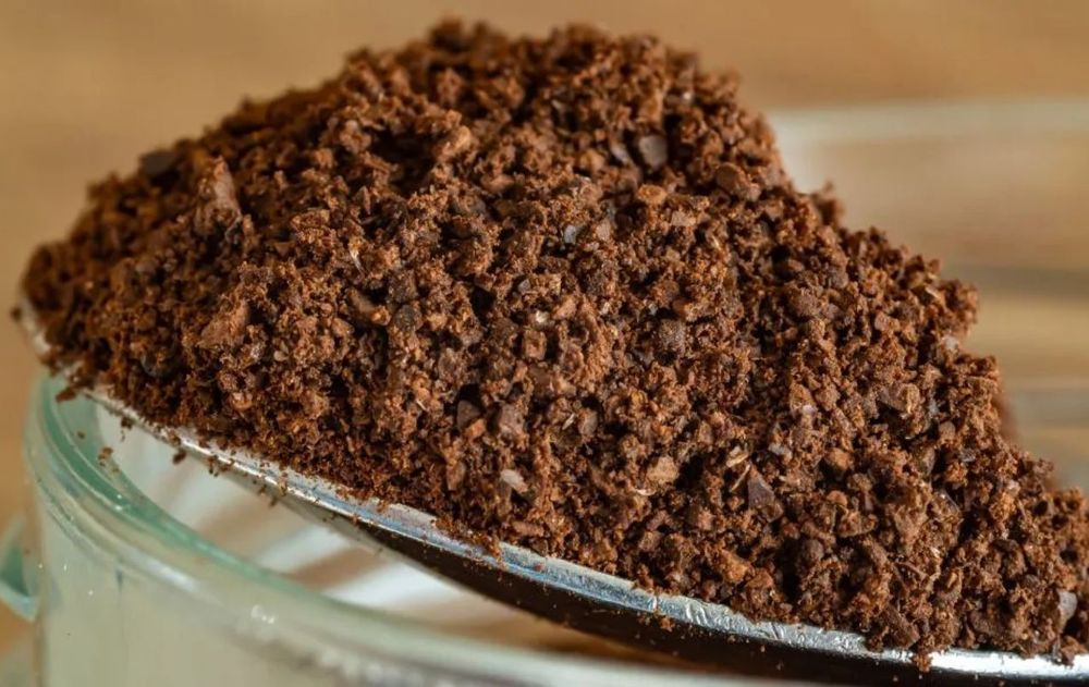 Este ingrediente, combinado con ventilación y orden dentro de la cocina, ayuda a mantener el ambiente más fresco y agradable después de cocinar.