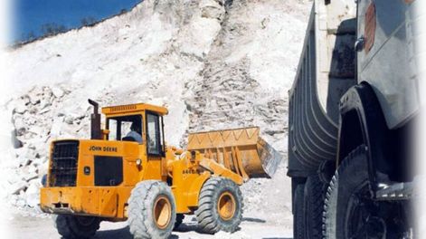 Políticos, megaminería  y controles estatales - Por Rodolfo Richard-Jorba