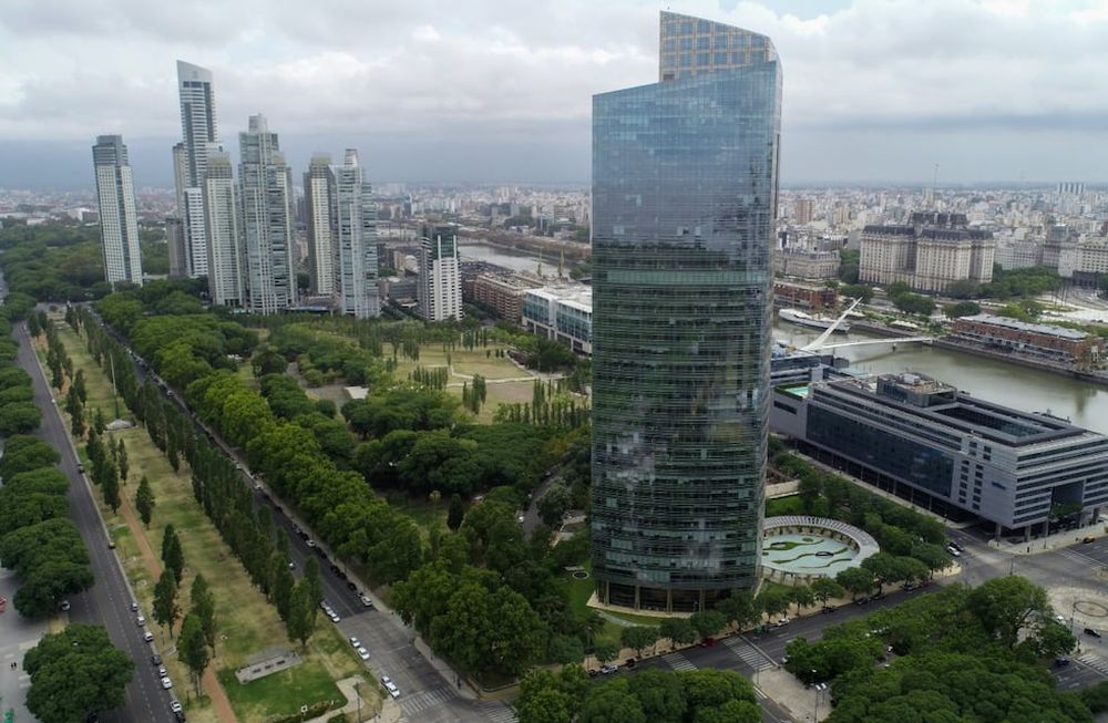 Torre de YPF en Puerto Madero, a la venta - Clarín