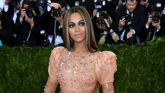 Beyoncé en la MET Gala 2016. Está anunciada para la edición de 2026.