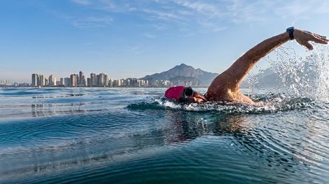 El nadador mendocino completó un exigente desafío en Brasil, recorriendo 44K con fines solidarios.&nbsp;