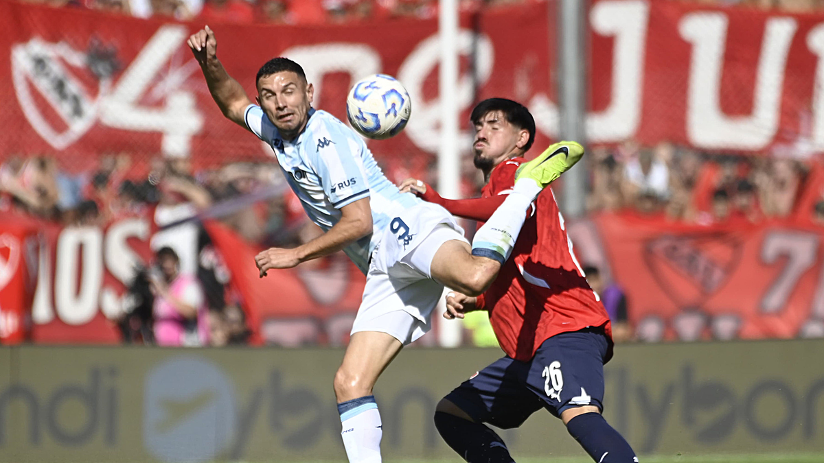 Independiente de Avellaneda y Racing Club empatan por la Liga Profesional en un clásico muy caliente
