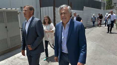 El Gobernador Rodolfo Suarez, junto Alfredo Cornejo,  a la ministra de Salud, Desarrollo Social y Deportes, Ana María Nadal y el gerente general de FUESMEN, Rodolfo Montero, participará de la inauguración de nuevo equipamiento de la institución.Foto: Orlando Pelichotti