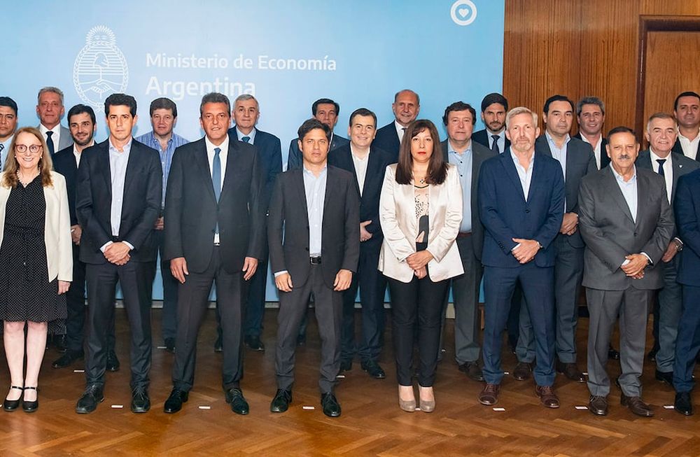 Sergio Massa recibió a los gobernadores para garantizar que las provincias tengan los fondos que permitan el pago de sueldos y aguinaldos de diciembre.