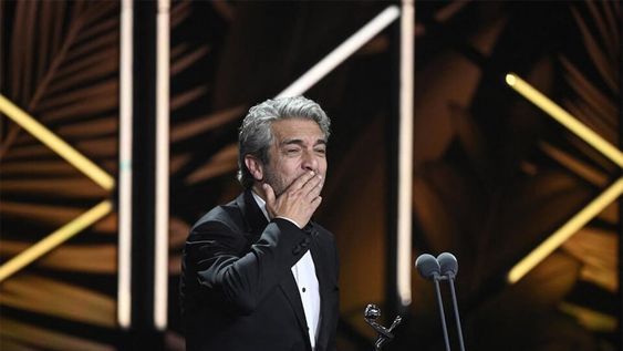 El reconocido actor argentino recibió el Premio Platino en España y reivindicó la figura de Julio Strassera.