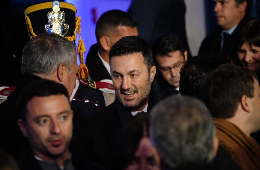Pacto de mayo: Luis Petri, Ministro de Defensa de la Nación, se presentó al acto. (Gentileza Clarín)