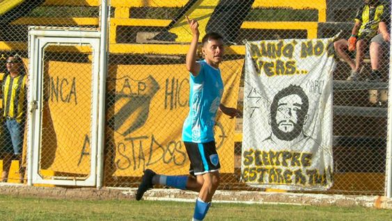 Lautaro Parisi festeja uno de sus dos goles para Gutiérrez en el empate 2-2 frente a Palmira por la quinta fecha de la zona 4 del Regional Amateur. Foto: Gentileza / Prensa Gutiérrez Sport Club.