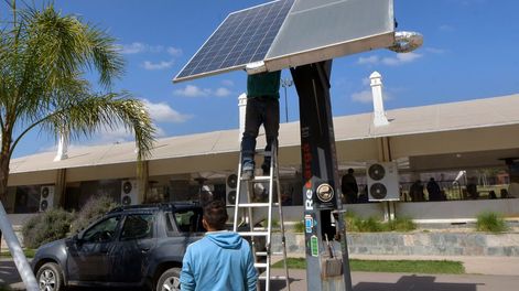 Los Andes | La instalación de paneles solares en los espacios verdes de Godoy Cruz es una de las medidas surgidas del Plan Local de Acción Climática (PLAC), desarrollado por Godoy Cruz desde que pertenece a la Red Argentina de Municipios frente al Cambio Climático.I