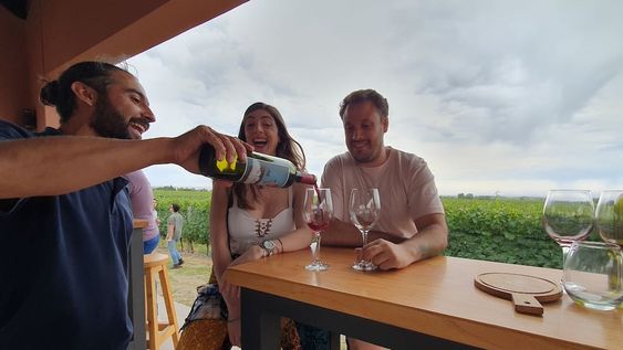 Finca Adelma presentó las nuevas etiquetas de su línea joven Al Carajo